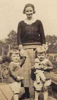 Marion BLESSING - Marie Berchtold Pelton Blessing, Thelma and Marion
