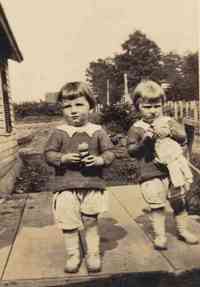 Marion BLESSING - Thelma and Marion Blessing