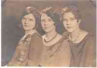 Marjorie Louise GIMLICH - Gimlich sisters - L to R - Marion, Doris, and Marjorie