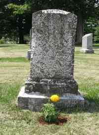 Henry VOGEL - Gail and I planted flowers... (6/29/2010)